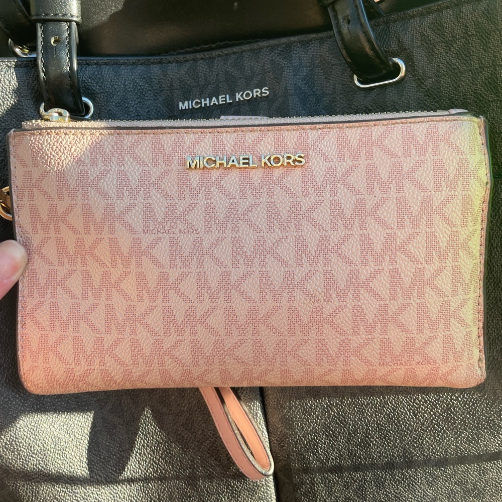 Michael kors wallet